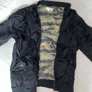 Zip up jacket (M)